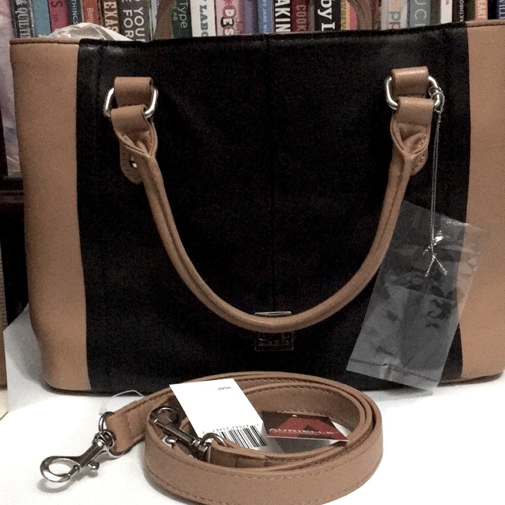 Handbag - Picture 2 of 8